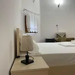 Dora *