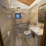 Dora Apartment *