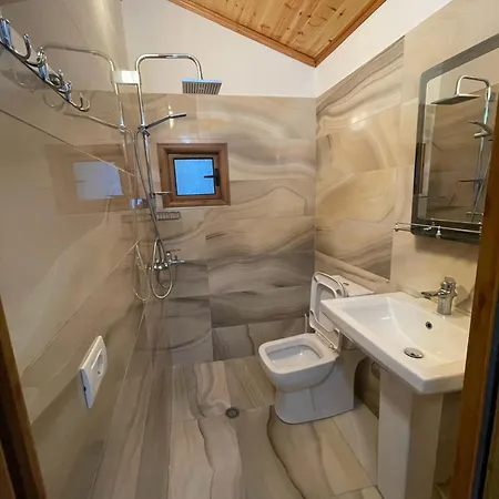 Dora Apartment *
